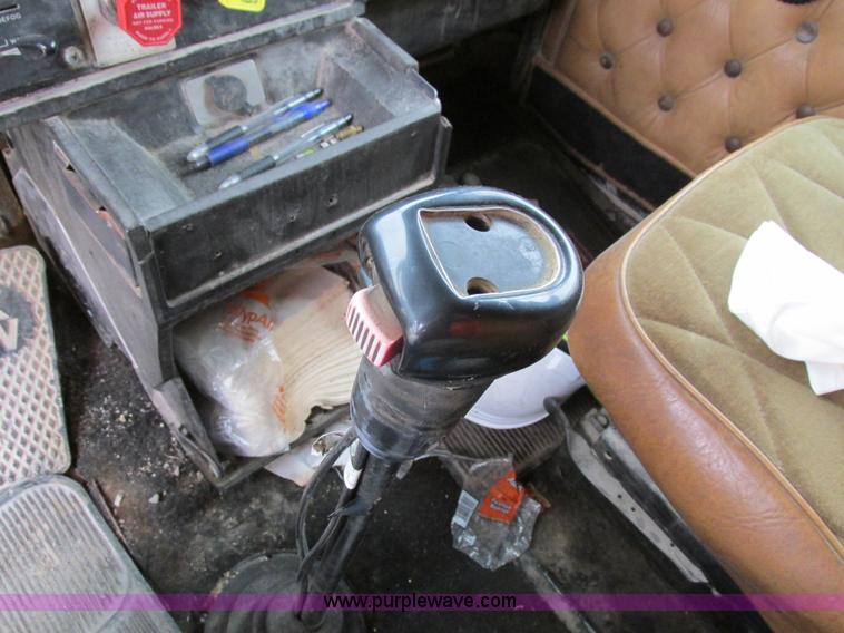 image for item I4180 1984 Kenworth W900 dump truck