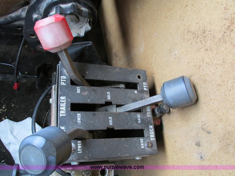 image for item I4180 1984 Kenworth W900 dump truck