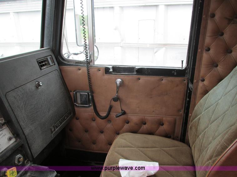 image for item I4180 1984 Kenworth W900 dump truck