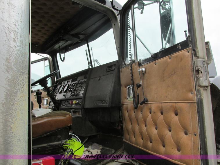 image for item I4180 1984 Kenworth W900 dump truck