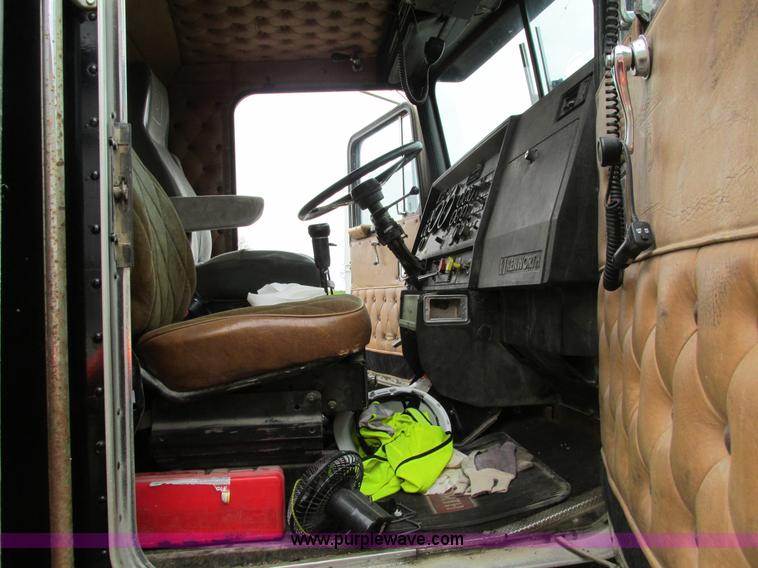 image for item I4180 1984 Kenworth W900 dump truck