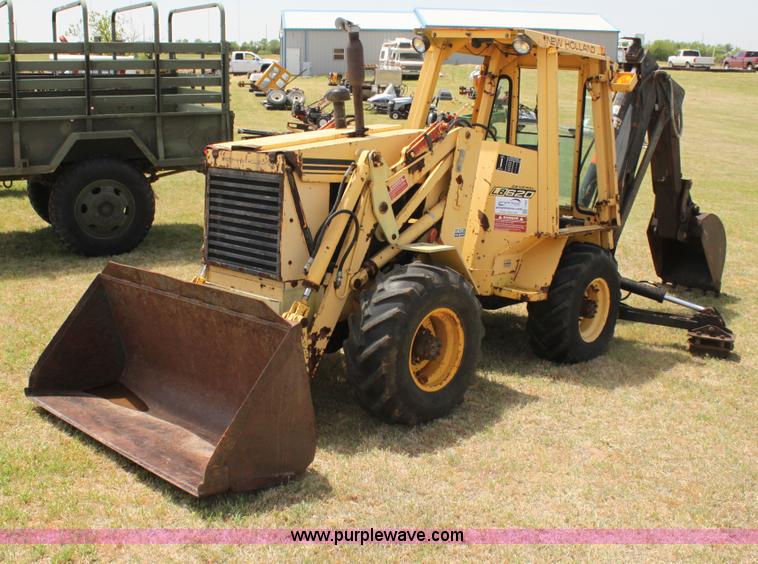 image for item I7463 1985 New Holland LB-620 articulated backhoe