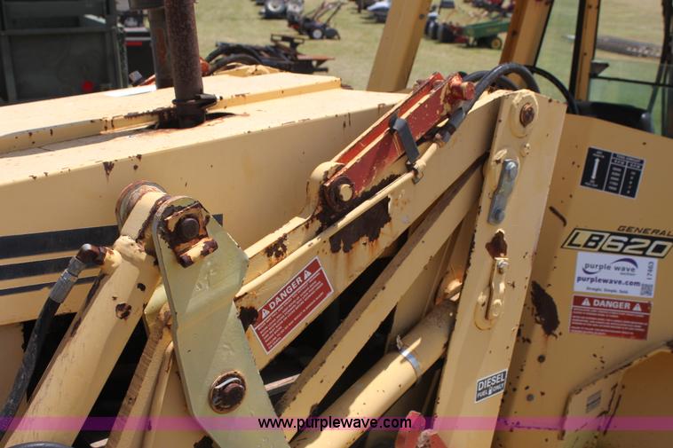 image for item I7463 1985 New Holland LB-620 articulated backhoe