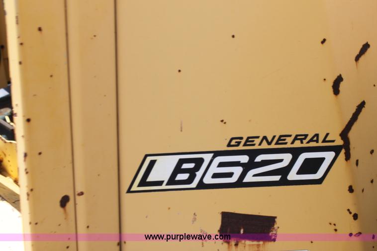 image for item I7463 1985 New Holland LB-620 articulated backhoe
