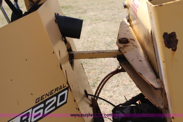 image for item I7463 1985 New Holland LB-620 articulated backhoe