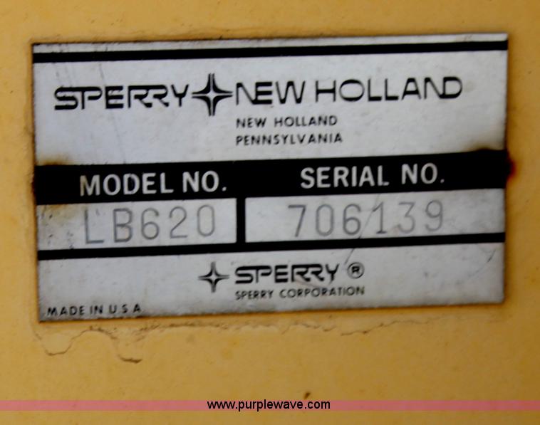 image for item I7463 1985 New Holland LB-620 articulated backhoe