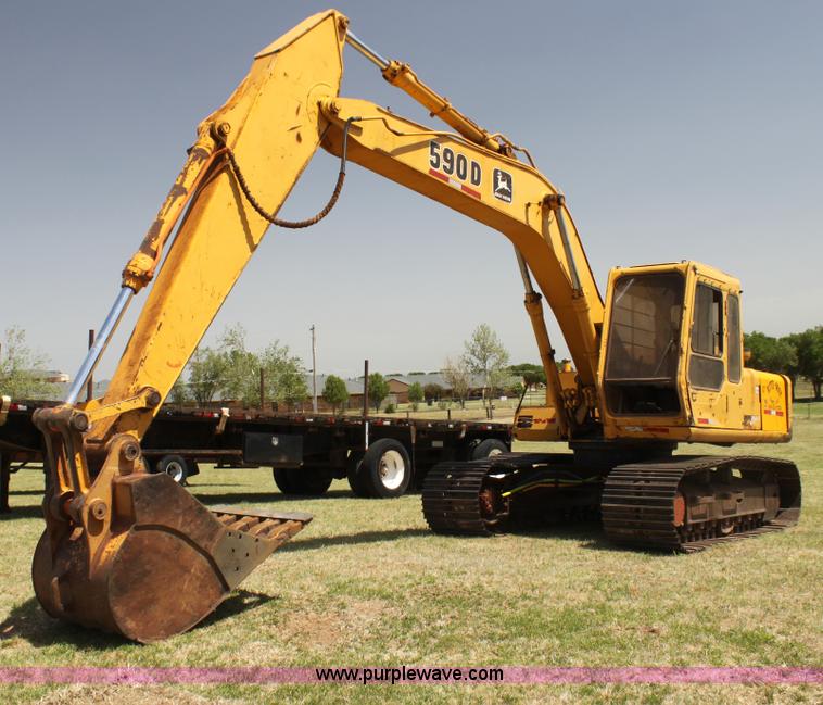 image for item I7466 1995 John Deere 590D excavator