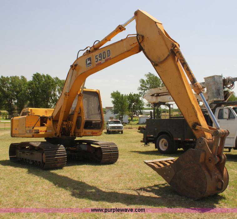 image for item I7466 1995 John Deere 590D excavator