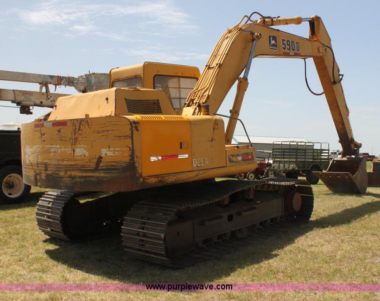 image for item I7466 1995 John Deere 590D excavator