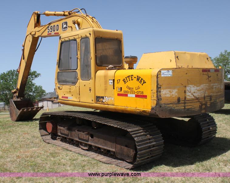 image for item I7466 1995 John Deere 590D excavator