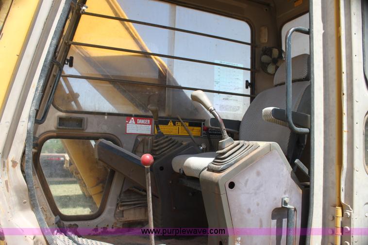 image for item I7466 1995 John Deere 590D excavator