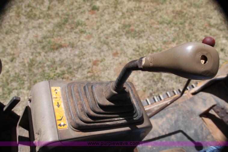 image for item I7466 1995 John Deere 590D excavator