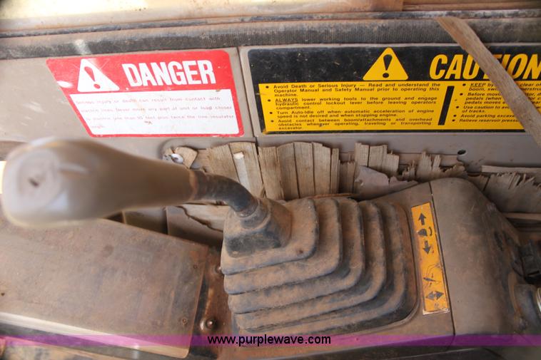 image for item I7466 1995 John Deere 590D excavator