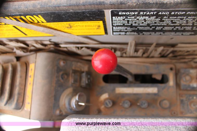 image for item I7466 1995 John Deere 590D excavator