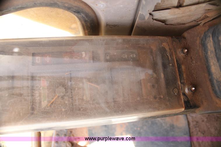 image for item I7466 1995 John Deere 590D excavator