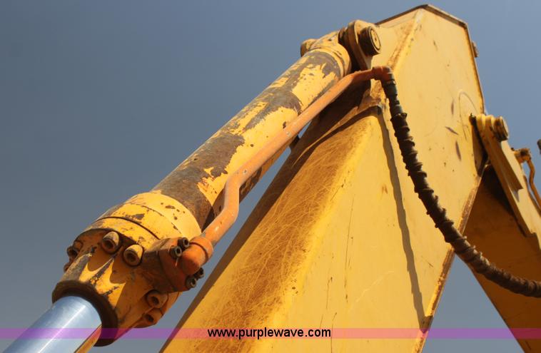 image for item I7466 1995 John Deere 590D excavator