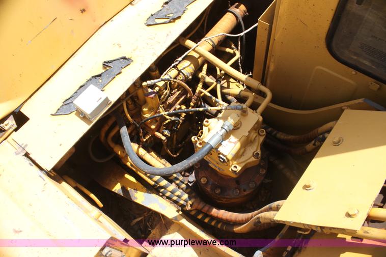 image for item I7466 1995 John Deere 590D excavator