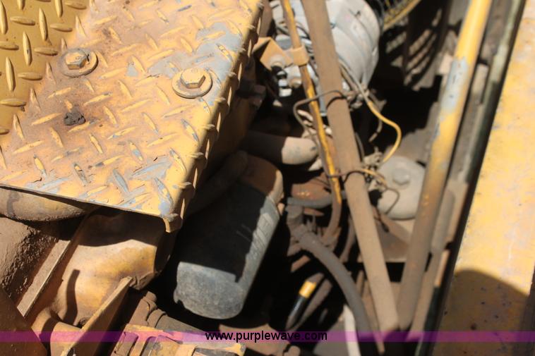 image for item I7466 1995 John Deere 590D excavator