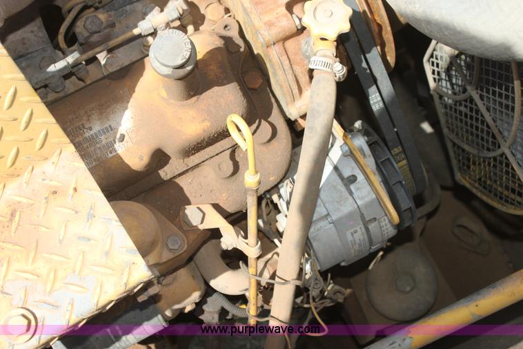 image for item I7466 1995 John Deere 590D excavator