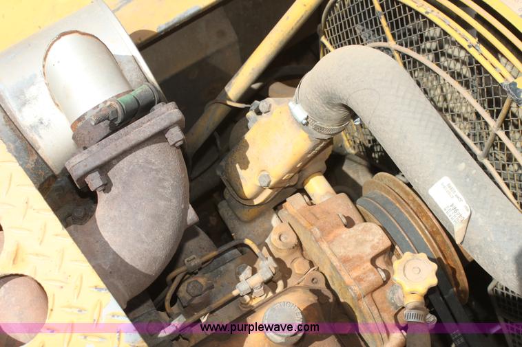 image for item I7466 1995 John Deere 590D excavator