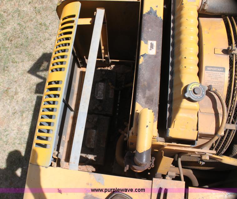image for item I7466 1995 John Deere 590D excavator