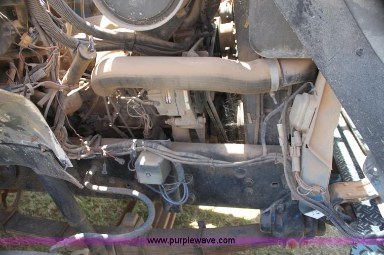 image for item I7467 1992 Ford F800 bucket truck