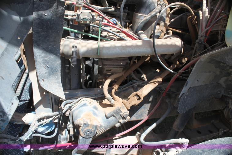 image for item I7467 1992 Ford F800 bucket truck