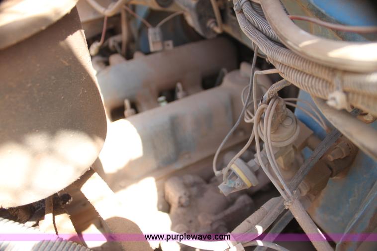 image for item I7467 1992 Ford F800 bucket truck