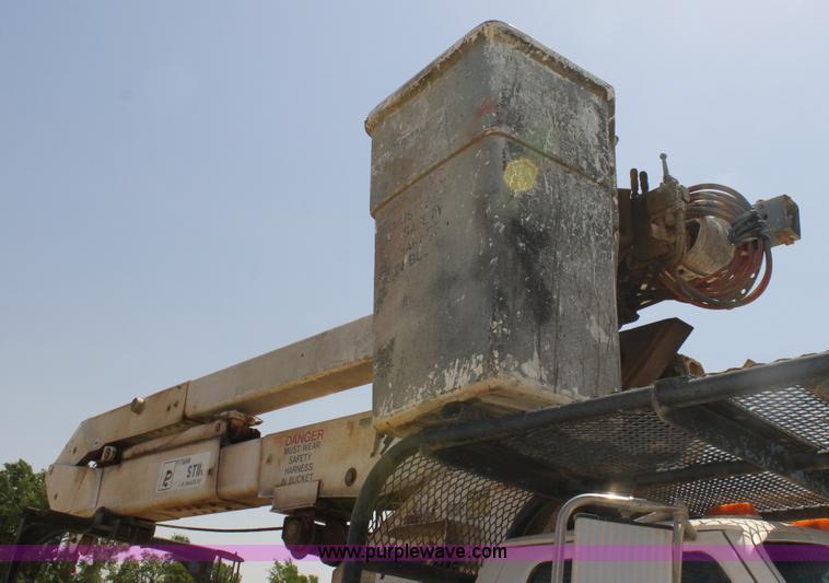 image for item I7467 1992 Ford F800 bucket truck