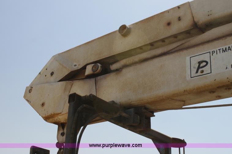 image for item I7467 1992 Ford F800 bucket truck