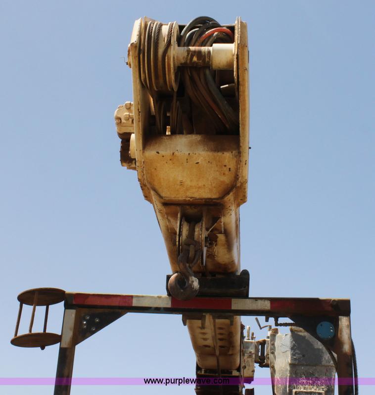 image for item I7467 1992 Ford F800 bucket truck