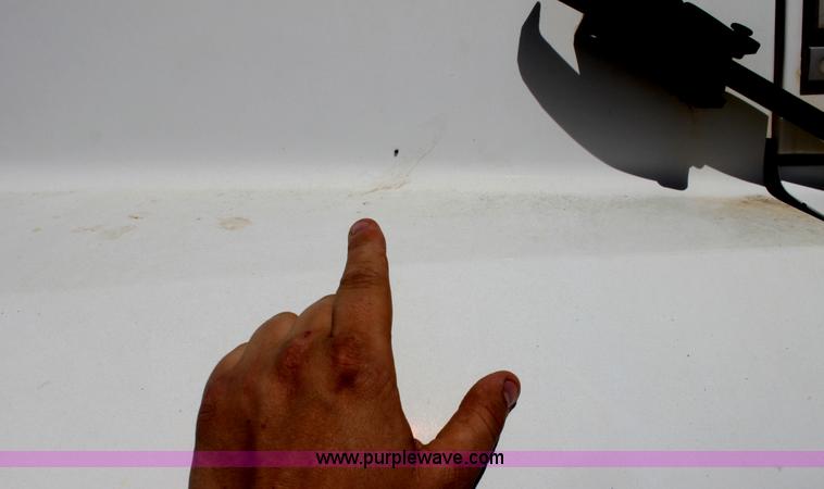 image for item I7467 1992 Ford F800 bucket truck