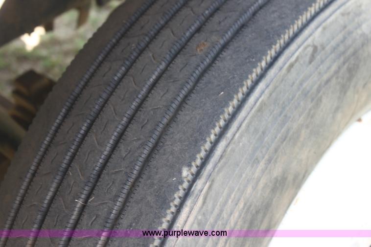 image for item I7467 1992 Ford F800 bucket truck