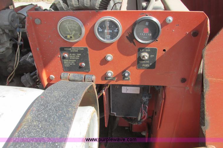 image for item I9686 1998 Snorkel UN0-41F0 boom lift