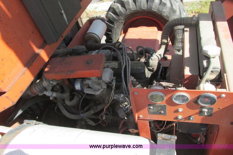 image for item I9686 1998 Snorkel UN0-41F0 boom lift