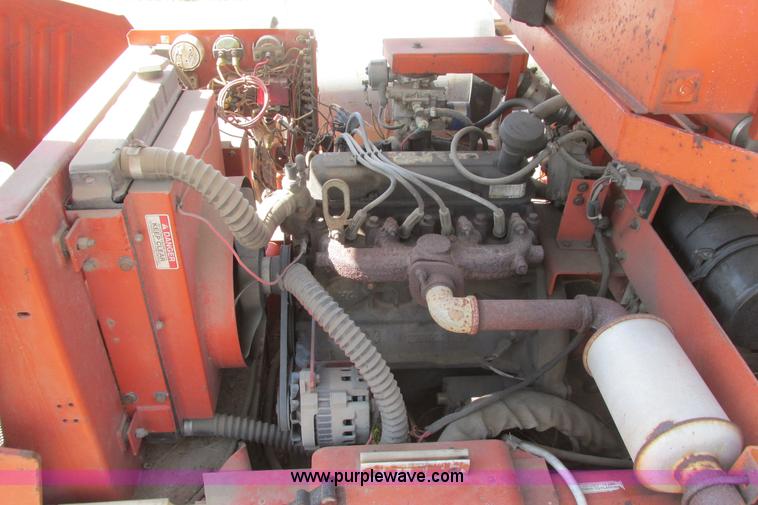 image for item I9686 1998 Snorkel UN0-41F0 boom lift