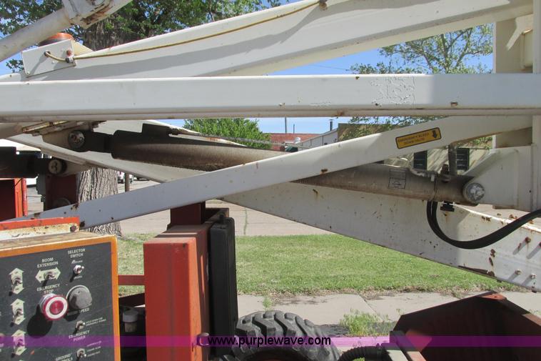 image for item I9686 1998 Snorkel UN0-41F0 boom lift