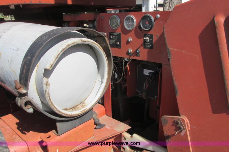 image for item I9686 1998 Snorkel UN0-41F0 boom lift