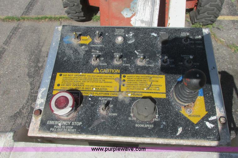 image for item I9686 1998 Snorkel UN0-41F0 boom lift