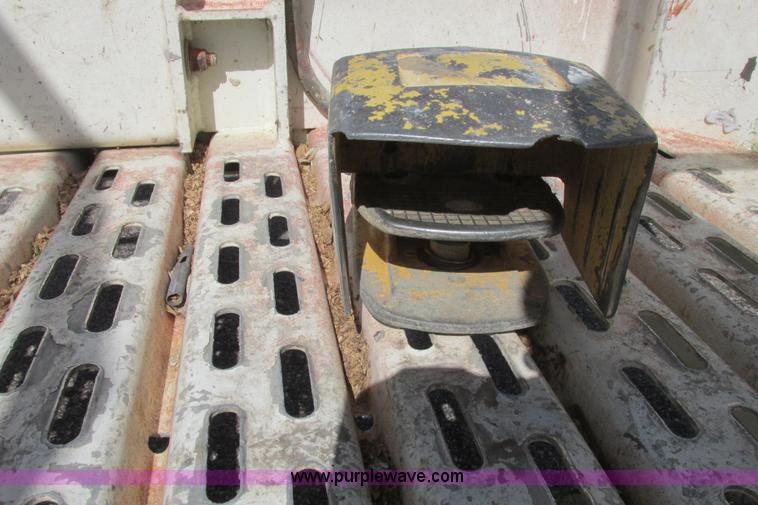 image for item I9686 1998 Snorkel UN0-41F0 boom lift