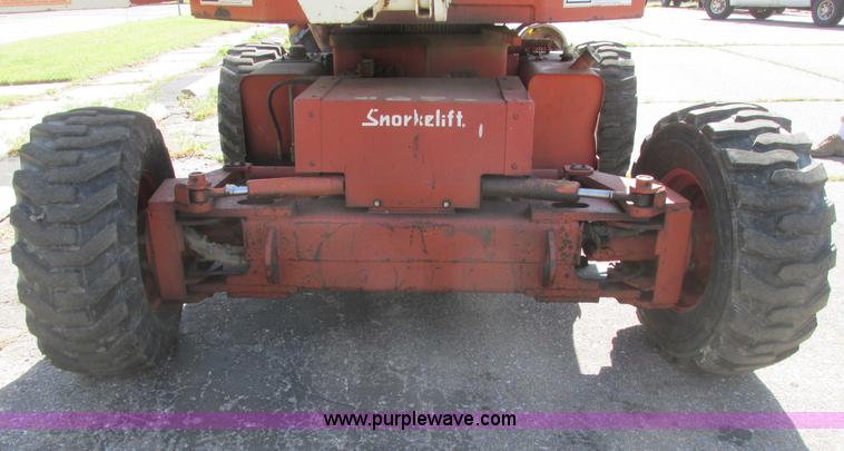 image for item I9686 1998 Snorkel UN0-41F0 boom lift