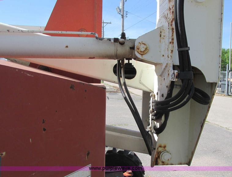 image for item I9686 1998 Snorkel UN0-41F0 boom lift