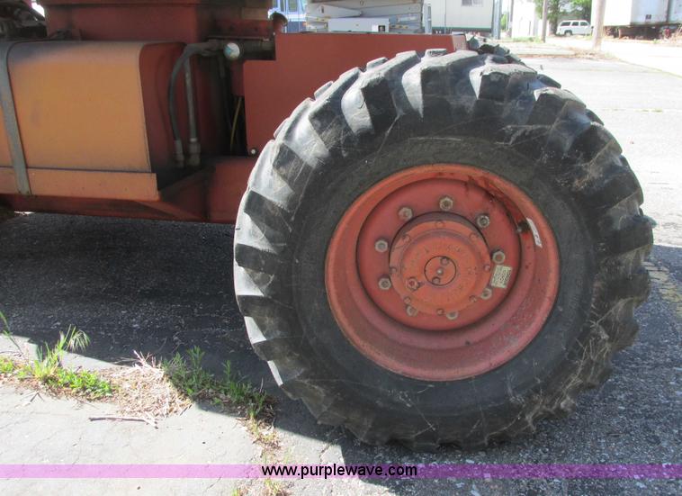 image for item I9686 1998 Snorkel UN0-41F0 boom lift