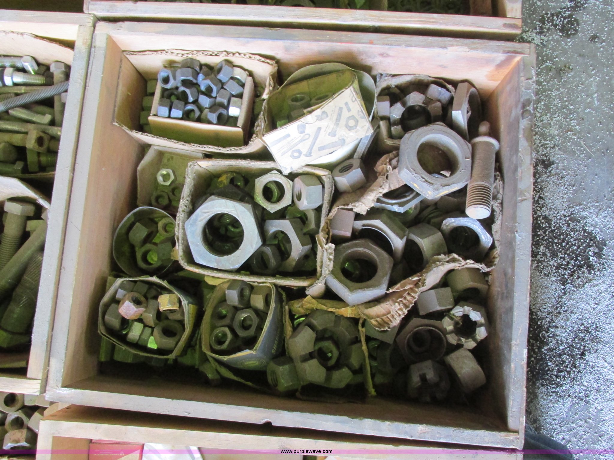 Assorted hardware in Milbank, SD Item I2573 sold Purple Wave