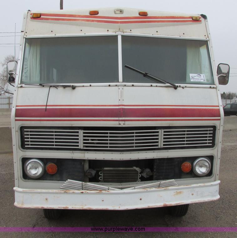 image for item G8497 1978 Winnebago Brave RV