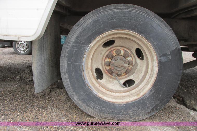 image for item G8497 1978 Winnebago Brave RV