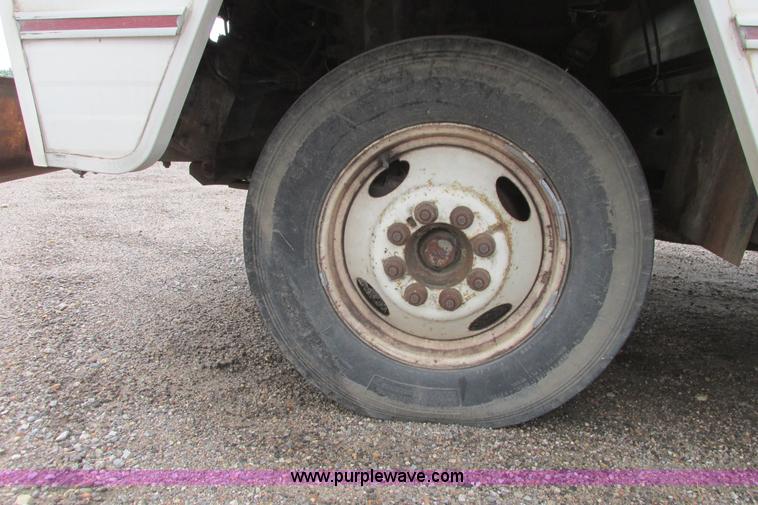 image for item G8497 1978 Winnebago Brave RV