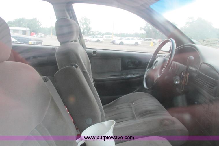 image for item I9613 1994 Dodge Intrepid