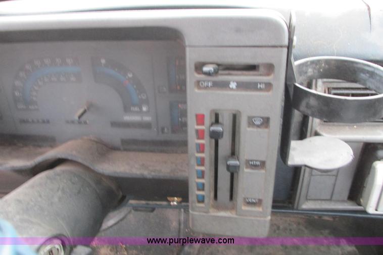 image for item I9614 1991 GMC Sonoma pickup truck