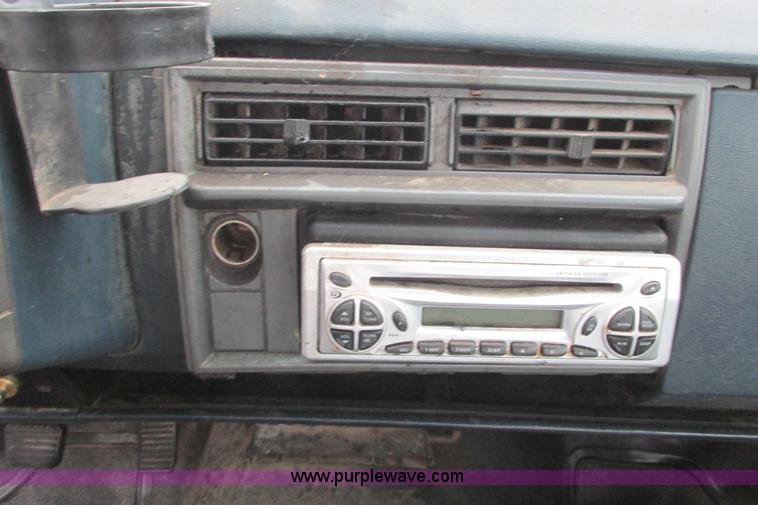 image for item I9614 1991 GMC Sonoma pickup truck